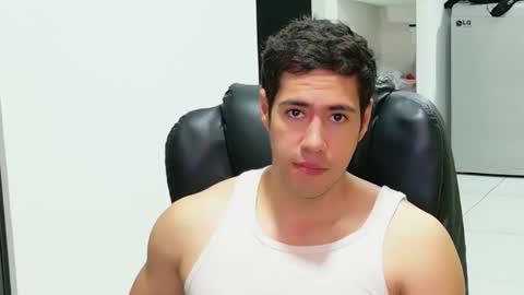 camara110 online show from May 27, 1:35 am