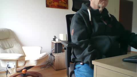 camcologne online show from February 7, 10:19 am