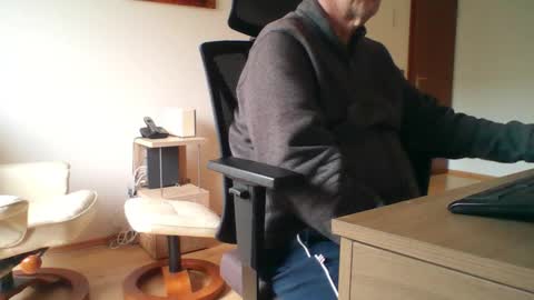 camcologne online show from February 3, 9:58 am