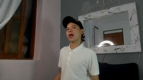 Snapshot of camillo_virgil chatting on September 21, 10:48 am Camillo Virgil online show from September 21, 10:48 am