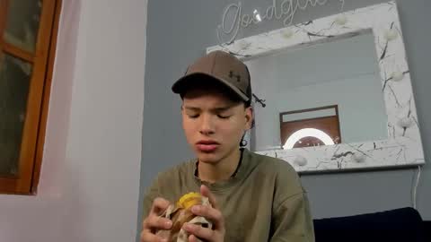 Snapshot of camillo_virgil chatting on September 14, 10:50 am Camillo Virgil online show from September 14, 10:50 am