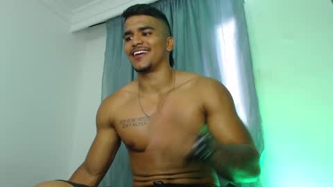 Snapshot of camilo_contre21 chatting on March 4, 6:50 pm camilo_contre21 online show from March 4, 6:50 pm