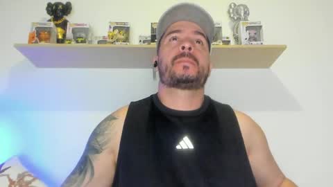 camilo_restrepo21 online show from April 16, 2:55 am