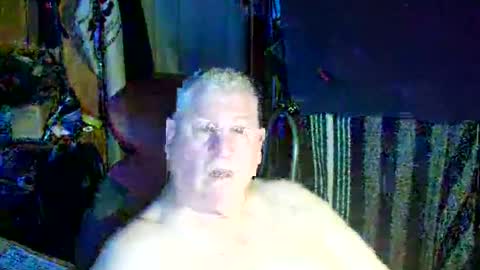 Snapshot of canoelicker69 chatting on October 16, 11:40 am canoelicker69 online show from October 16, 11:40 am