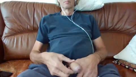 capoexe online show from July 26, 12:57 pm