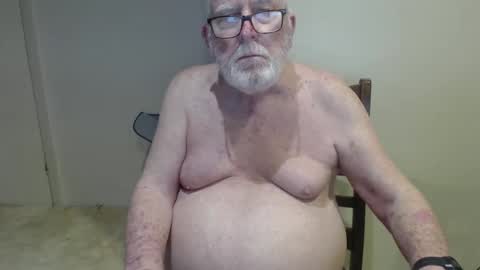 Snapshot of capt5105 chatting on January 26, 8:23 pm capt5105 online show from January 26, 8:23 pm