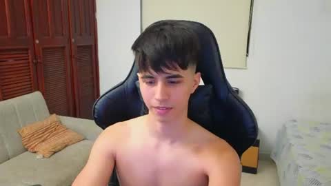 carl_dixon online show from July 11, 4:25 am