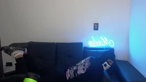 cash_master777 online show from February 14, 11:22 pm