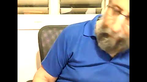 Snapshot of casual53 chatting on December 16, 2:25 am casual53 online show from December 16, 2:25 am