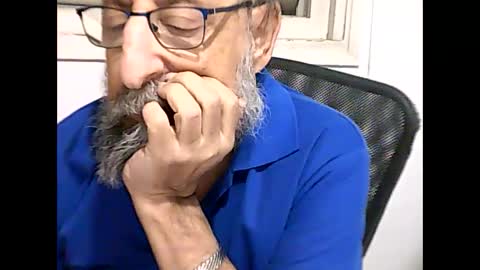 Snapshot of casual53 chatting on December 14, 3:58 pm casual53 online show from December 14, 3:58 pm