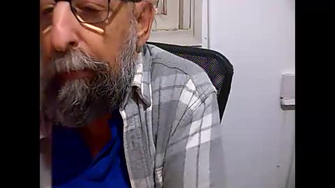 Snapshot of casual53 chatting on December 4, 4:54 am casual53 online show from December 4, 4:54 am