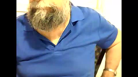 Snapshot of casual53 chatting on December 23, 2:39 pm casual53 online show from December 23, 2:39 pm