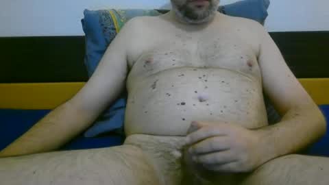 Snapshot of chaky_vs chatting on December 22, 10:06 am chaky_vs online show from December 22, 10:06 am