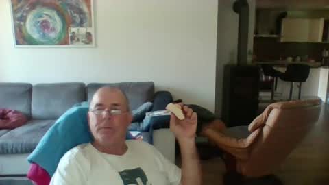 charles6064 online show from June 13, 11:41 am