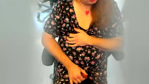 Snapshot of chaturbaby chatting on October 22, 11:36 am Rosalie online show from October 22, 11:36 am