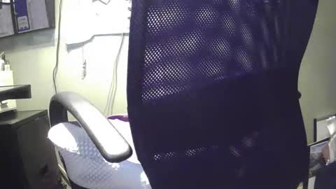 cheekers073163937 online show from May 21, 2:18 am