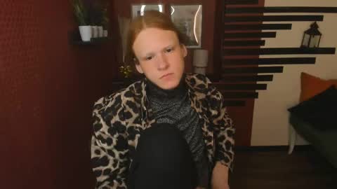 Chloe online show from November 26, 12:30 pm