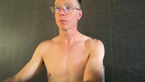 Snapshot of chouffie_81 chatting on September 19, 11:43 am Chouffie online show from September 19, 11:43 am