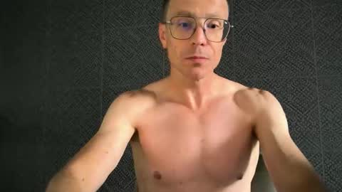 Snapshot of chouffie_81 chatting on September 17, 12:28 pm Chouffie online show from September 17, 12:28 pm