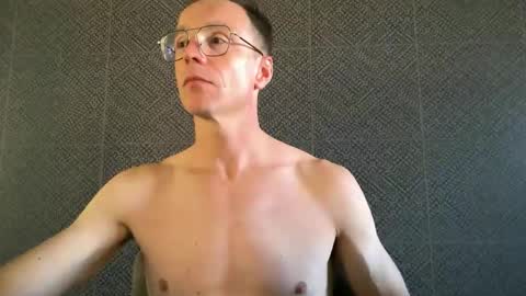 Snapshot of chouffie_81 chatting on September 30, 11:47 am Chouffie online show from September 30, 11:47 am