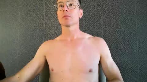 Snapshot of chouffie_81 chatting on September 29, 9:52 am Chouffie online show from September 29, 9:52 am