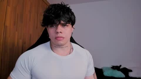 Chris Cooper Independent model online show from February 11, 3:40 am