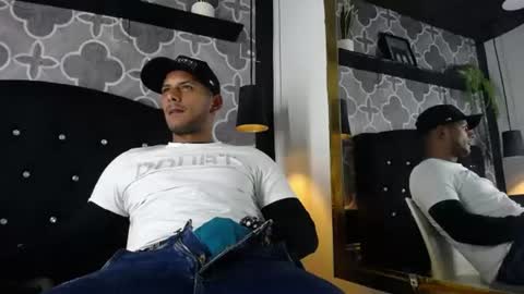 chris_dick2 online show from July 14, 3:44 am