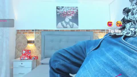 chris_kizz online show from December 23, 11:25 am