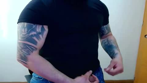 chris_laos online show from October 14, 9:33 pm