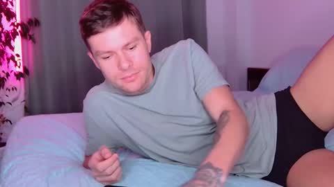chris_love47 online show from November 9, 5:50 pm