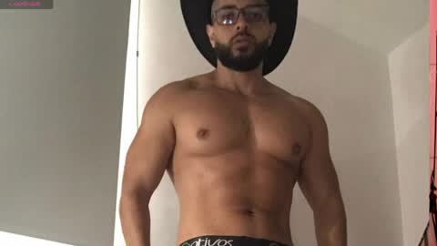 cris         Twitter magnum101010 insta magnumc20 online show from April 10, 5:09 pm