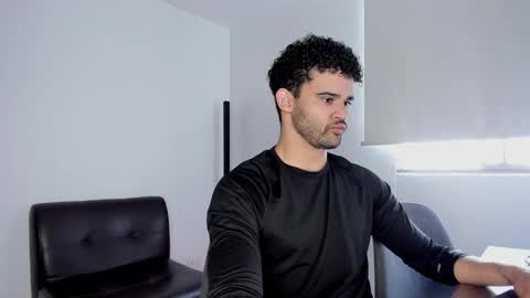 Im Chirs IM MODEL INDEPENDT online show from October 23, 3:48 pm