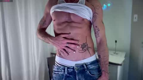 Content creator  artist online show from November 10, 3:22 am