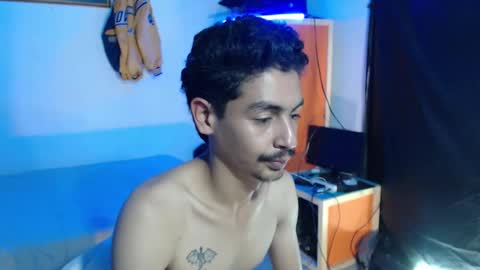 chrisisaak online show from November 17, 6:11 pm