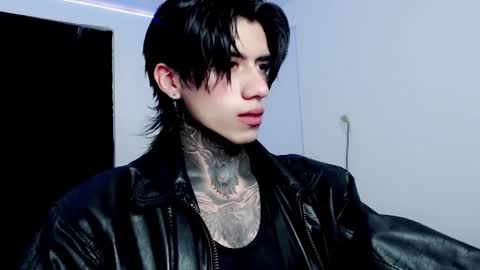 Snapshot of chriss_opp chatting on February 6, 1:43 pm CHRIS  INDEPENT MODEL online show from February 6, 1:43 pm