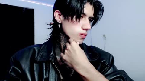 Snapshot of chriss_opp chatting on February 13, 5:05 am CHRIS  INDEPENT MODEL online show from February 13, 5:05 am