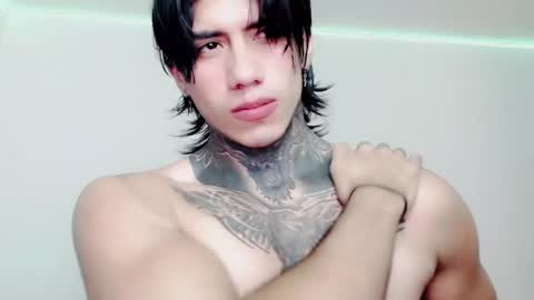 Snapshot of chriss_opp chatting on March 11, 12:22 am CHRIS  INDEPENT MODEL online show from March 11, 12:22 am