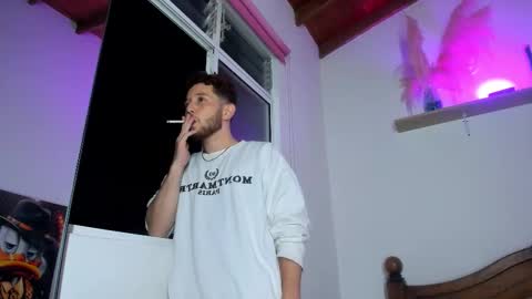 Hi dont forguet to follow me    online show from October 29, 8:17 am