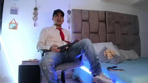 christopher online show from May 13, 9:23 pm