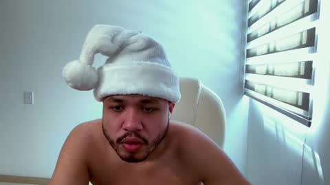 Snapshot of christopherdav chatting on December 24, 7:00 pm Chris online show from December 24, 7:00 pm