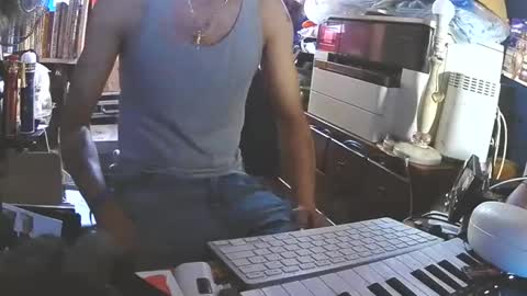 Vinny.D online show from August 9, 12:55 pm