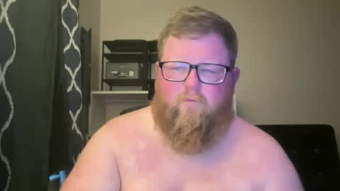 chubbsguy92 online show from April 30, 1:01 am
