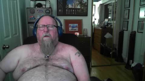 Snapshot of chubbybaybear chatting on December 14, 2:34 am Chubby online show from December 14, 2:34 am