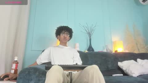 Cj Bocanegra online show from February 10, 12:39 pm