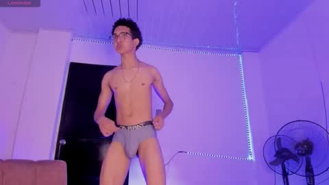 cj_davis1 online show from January 18, 12:56 am