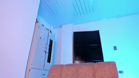 cj_davis1 online show from July 12, 4:36 am