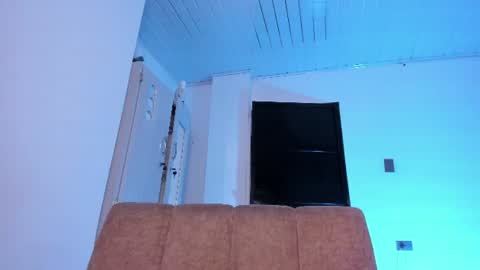 cj_davis1 online show from July 18, 9:36 am