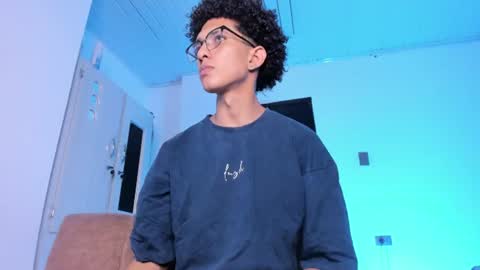 cj_davis1 online show from June 30, 2:01 am