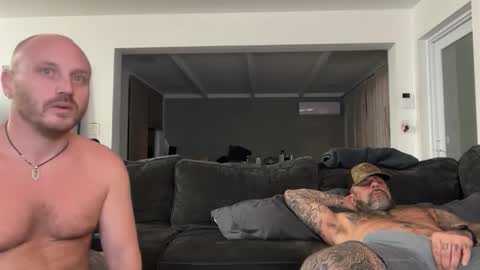 SoFLoBiHungDude online show from March 27, 5:33 am