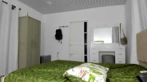 Claimom online show from September 25, 4:00 am